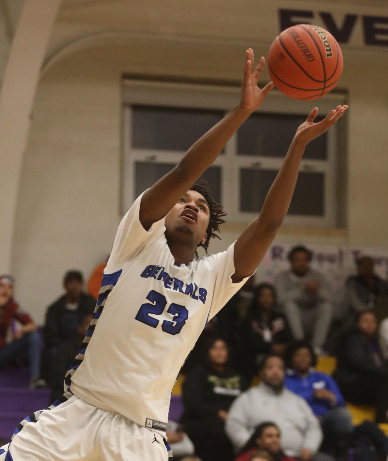 Eisenhower vs MacArthur boys basketball 22 2.25.19.jpg